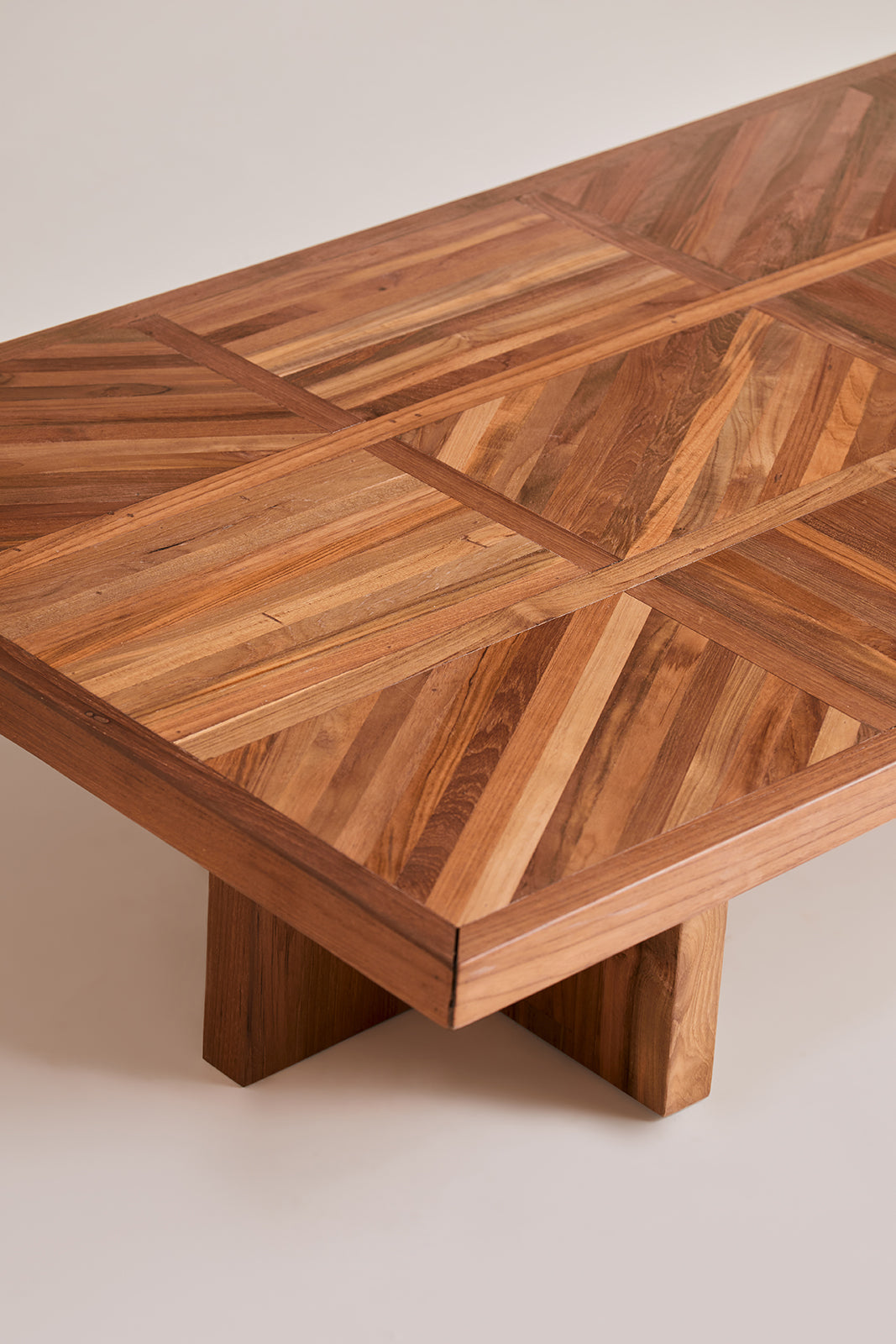 Clau coffee table