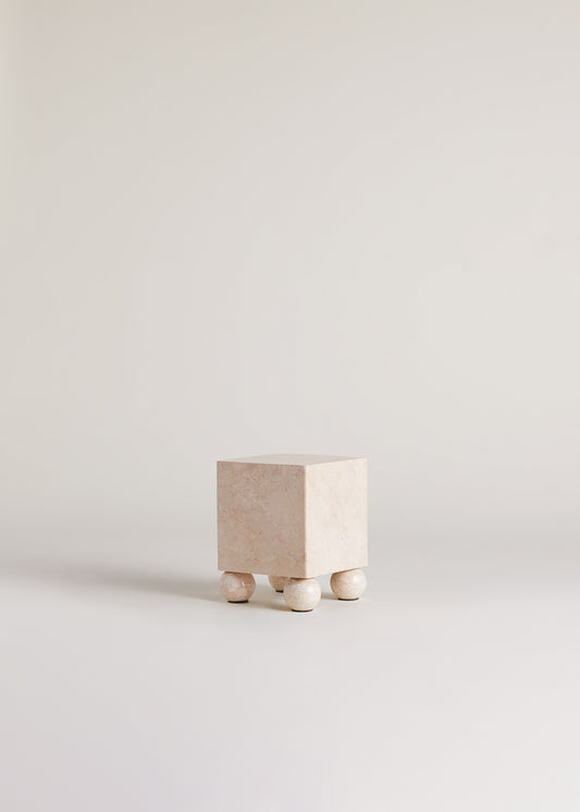 Aurelia stool