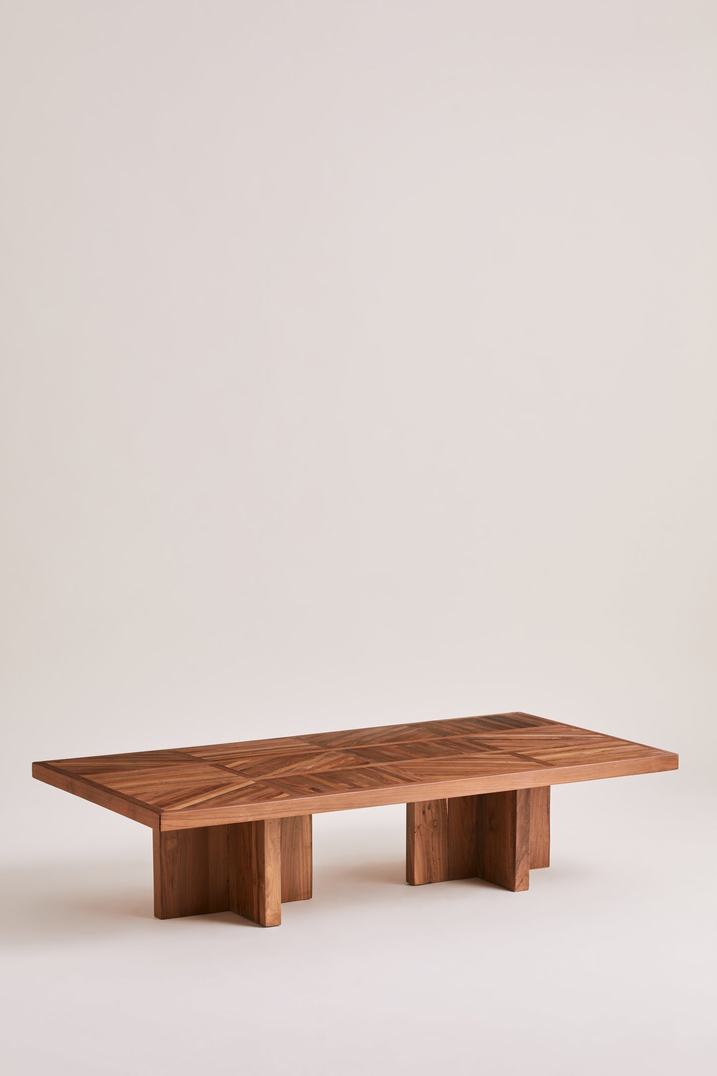 Clau coffee table